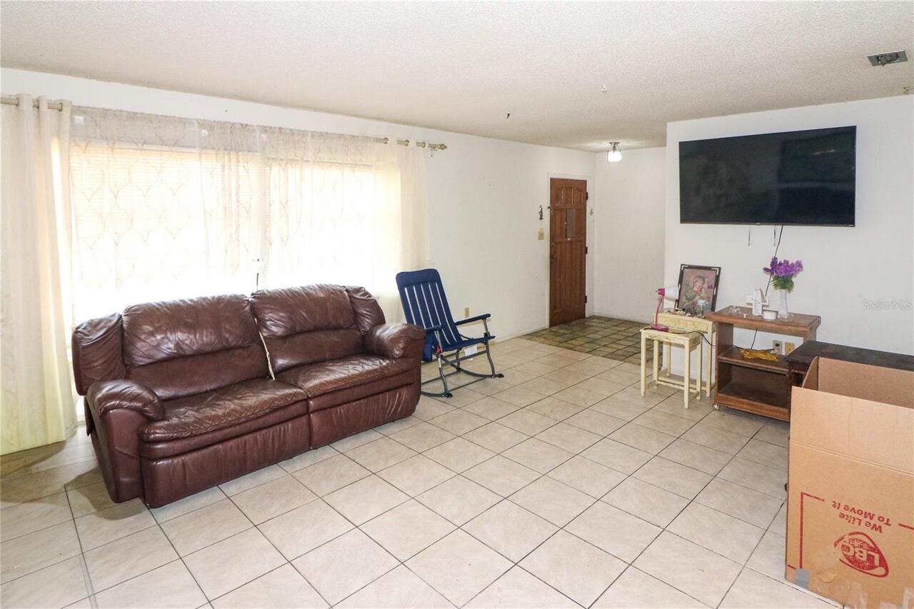 Listing Photo 8