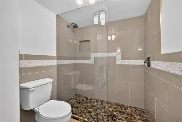 Listing Photo 22
