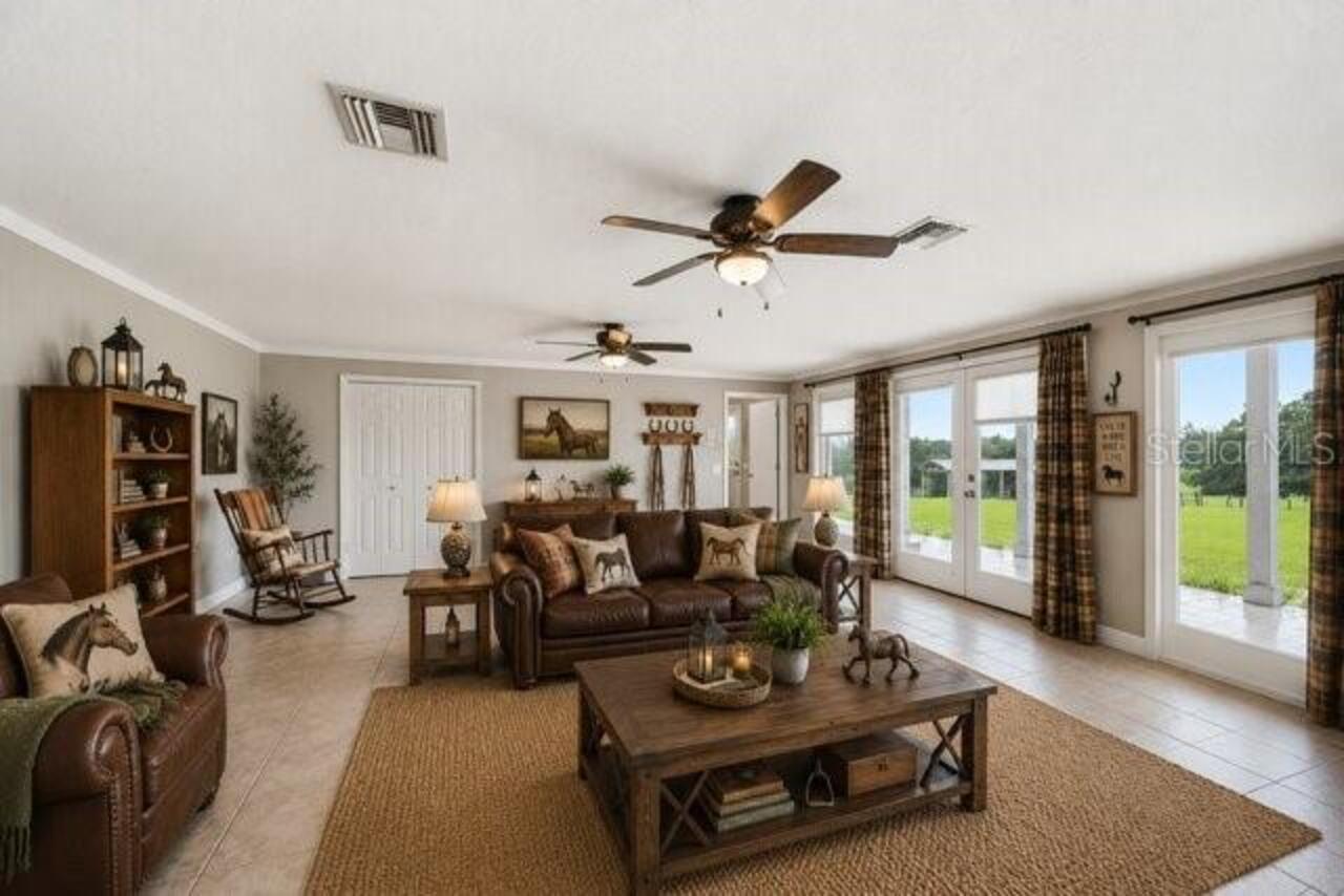 Listing Photo 11
