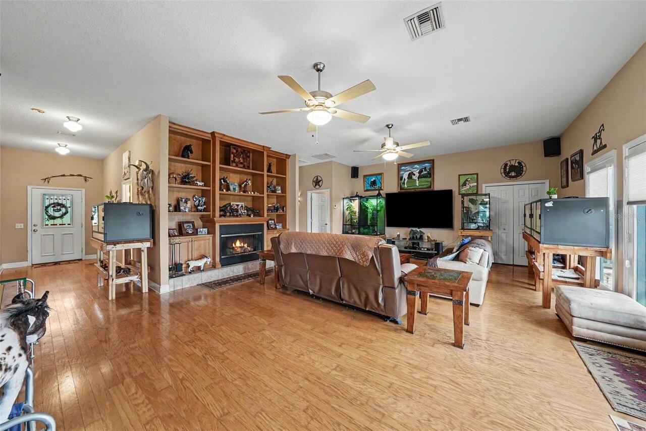 Listing Photo 12