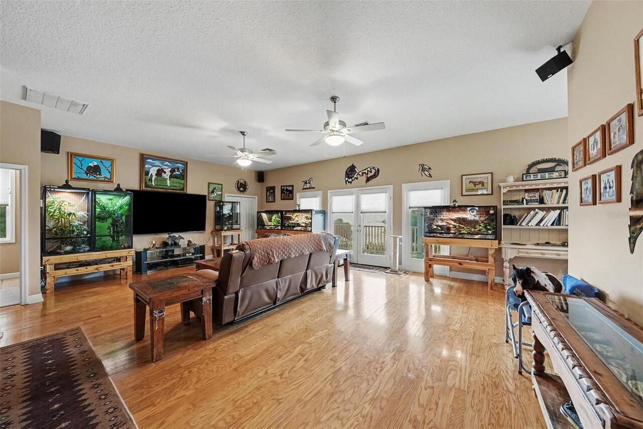 Listing Photo 14