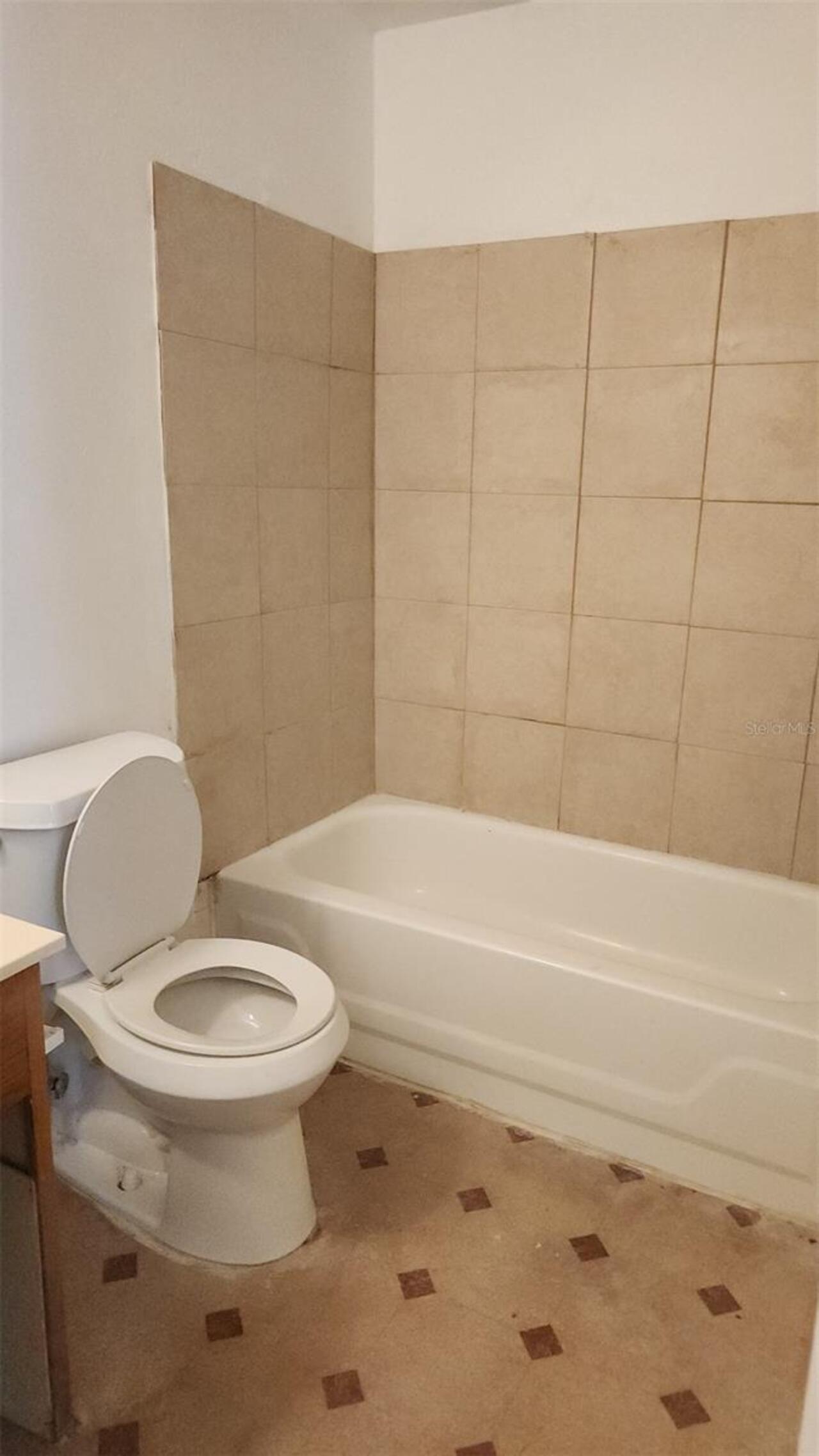 Listing Photo 14