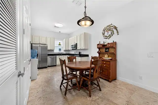 Listing Photo 16
