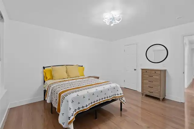 Listing Photo 17