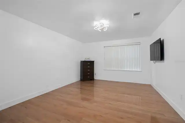 Listing Photo 20