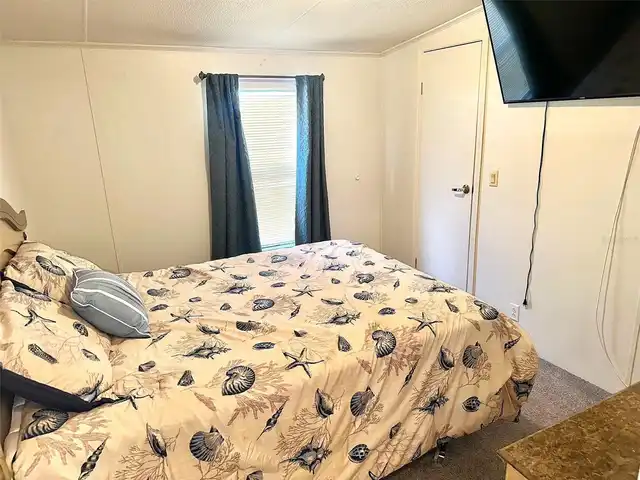 Listing Photo 11