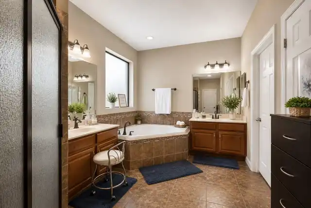 Listing Photo 7