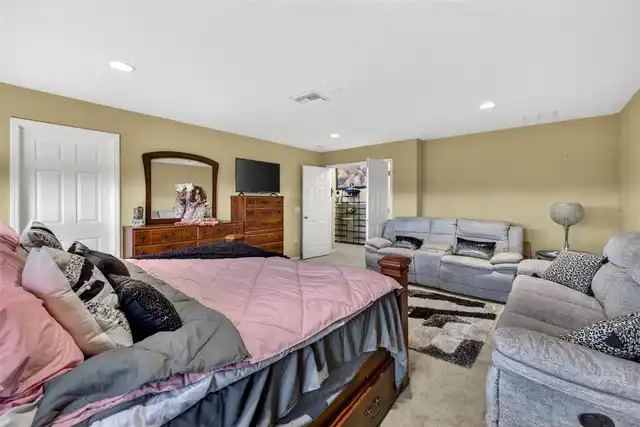 Listing Photo 32