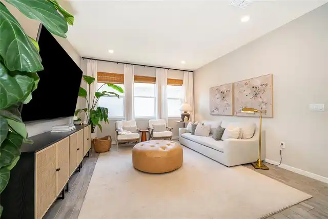 Listing Photo 9