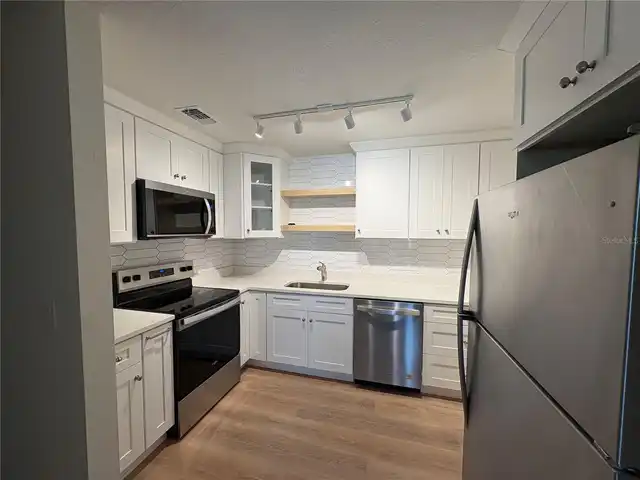 Listing Photo 9