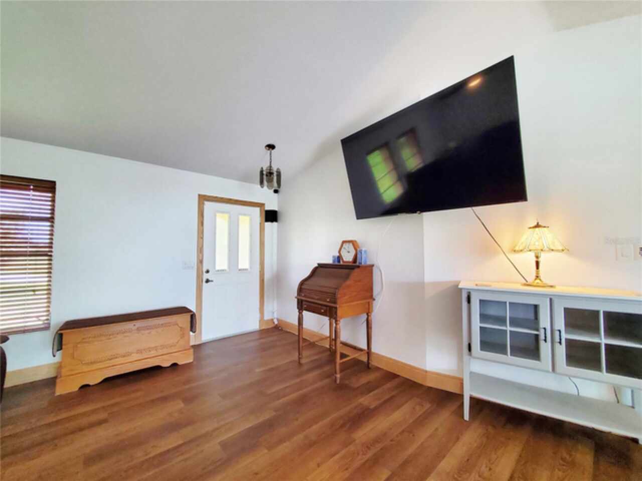 Listing Photo 8