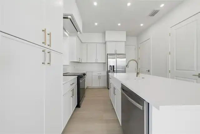 Listing Photo 8