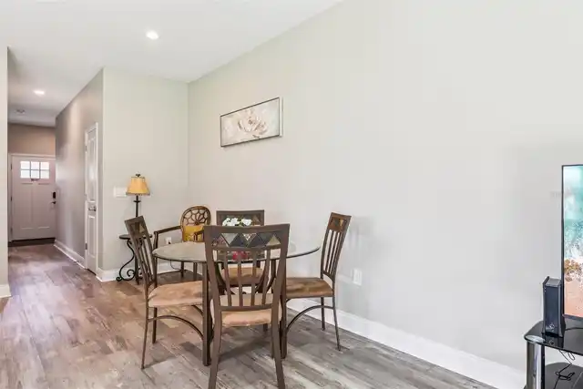 Listing Photo 12