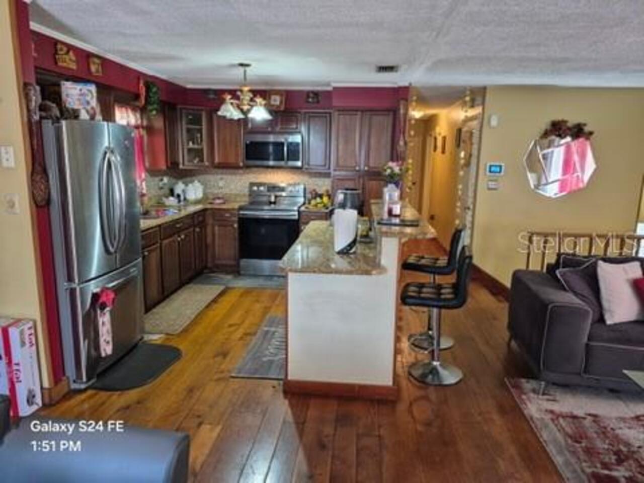 Listing Photo 11