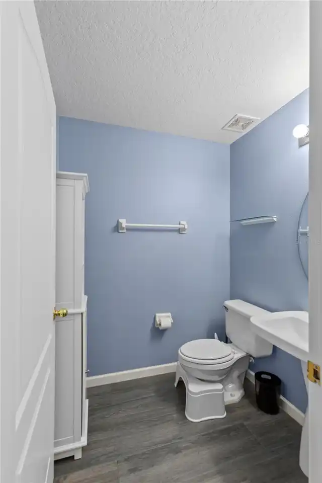 Listing Photo 12