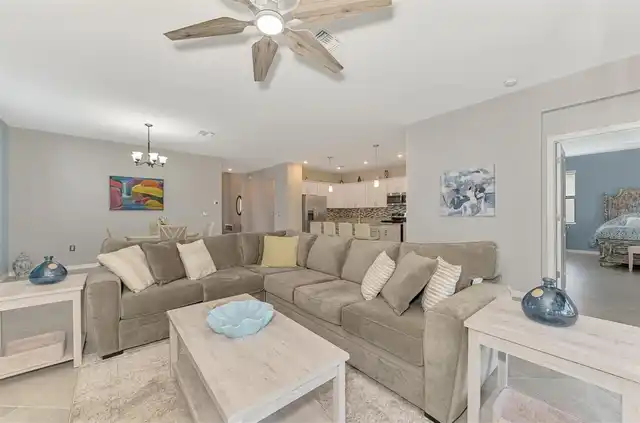 Listing Photo 12