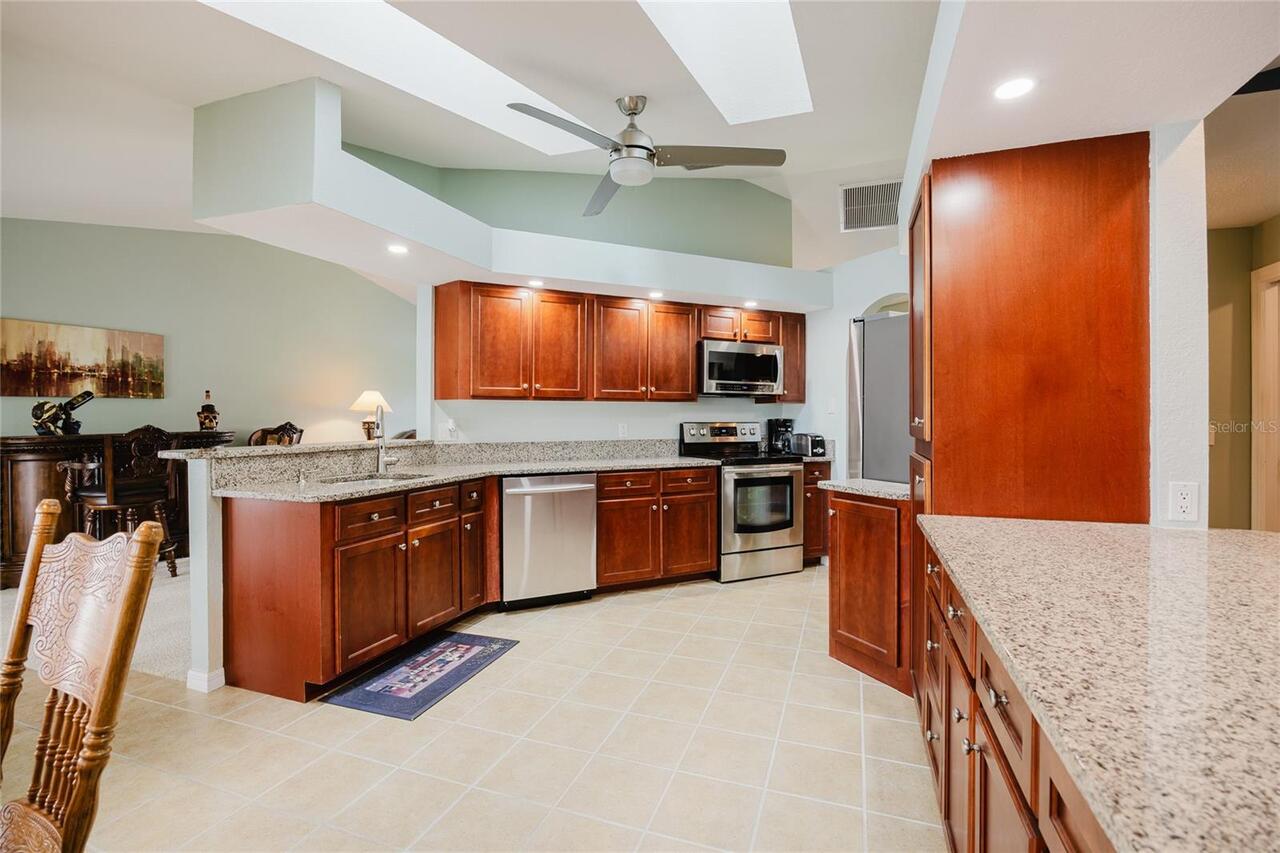 Listing Photo 11