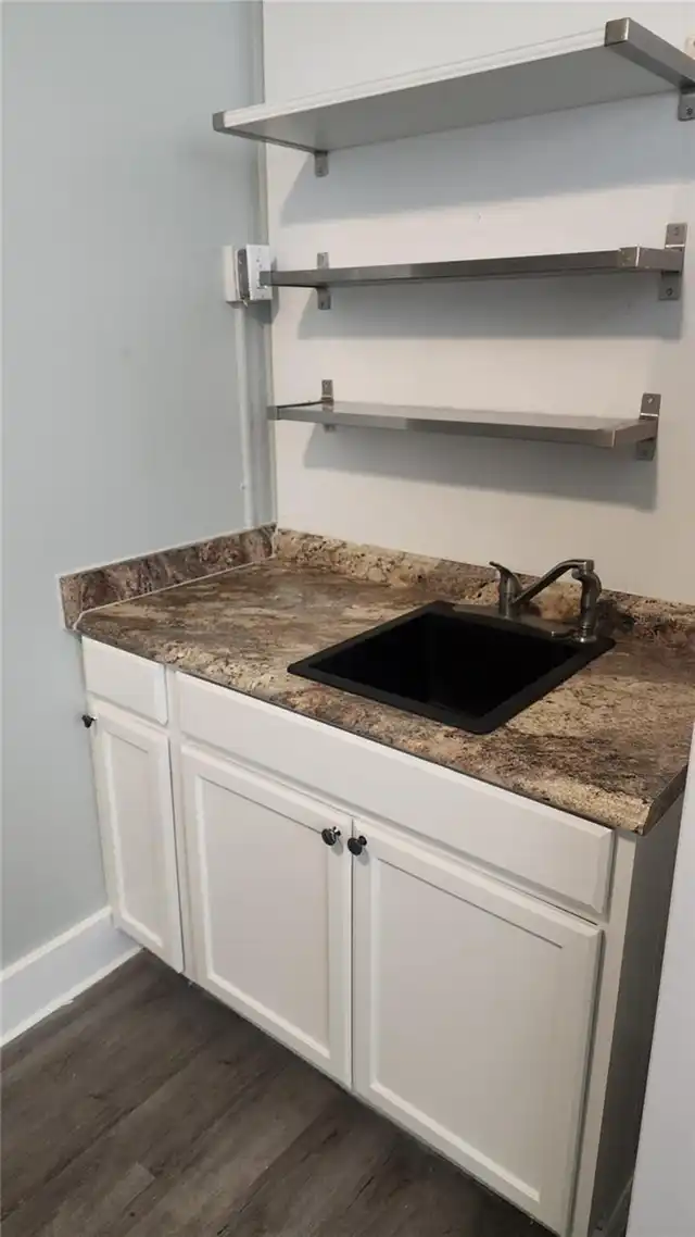 Listing Photo 7