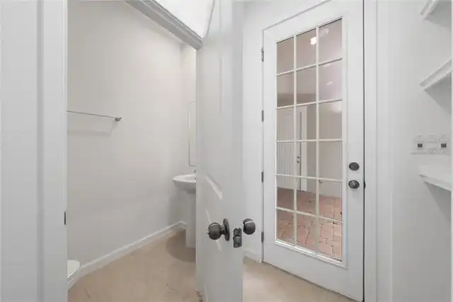 Listing Photo 10