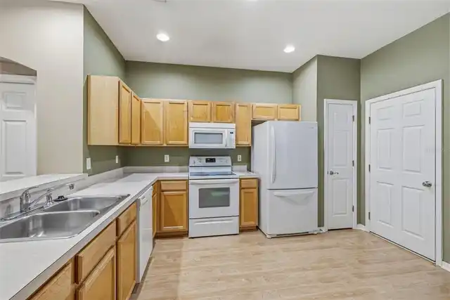 Listing Photo 7