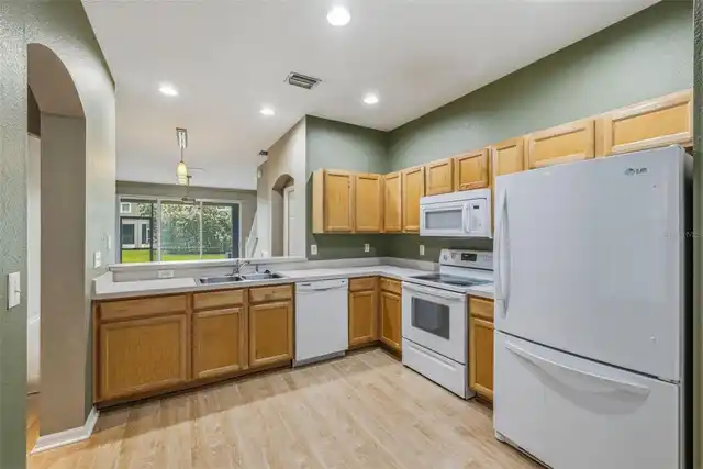 Listing Photo 9