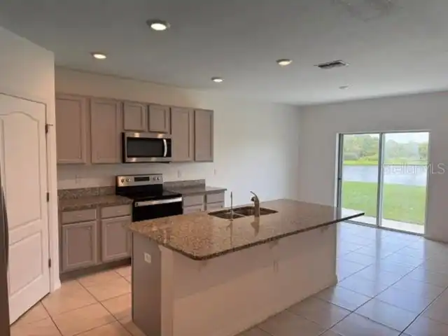 Listing Photo 9