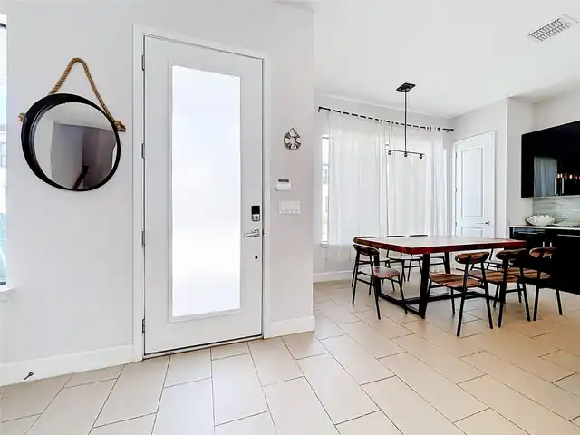 Listing Photo 10