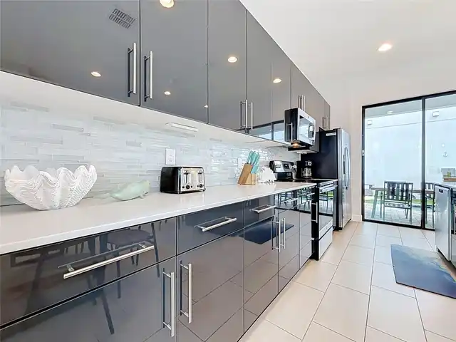 Listing Photo 15