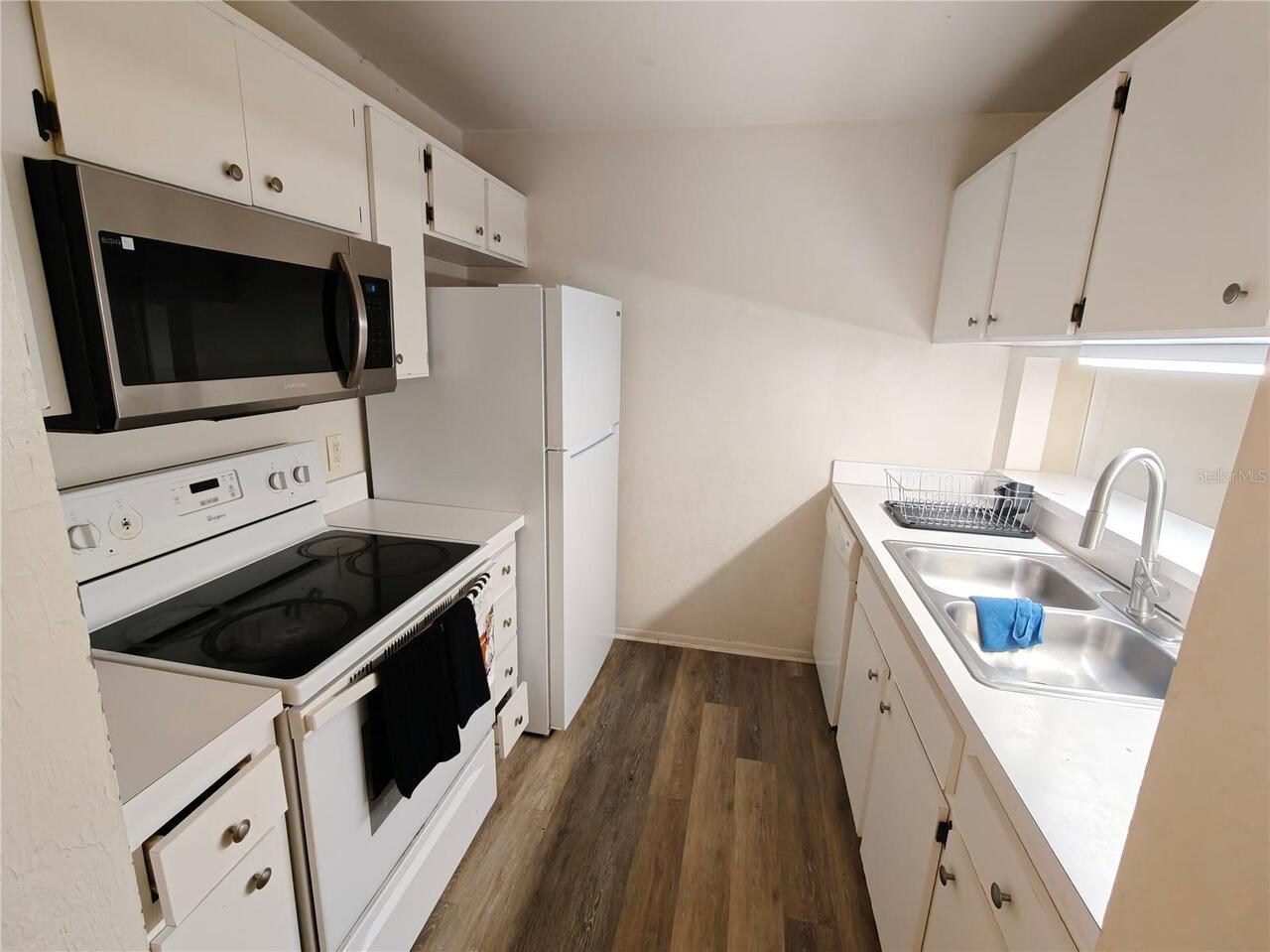 Listing Photo 11