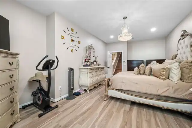 Listing Photo 18