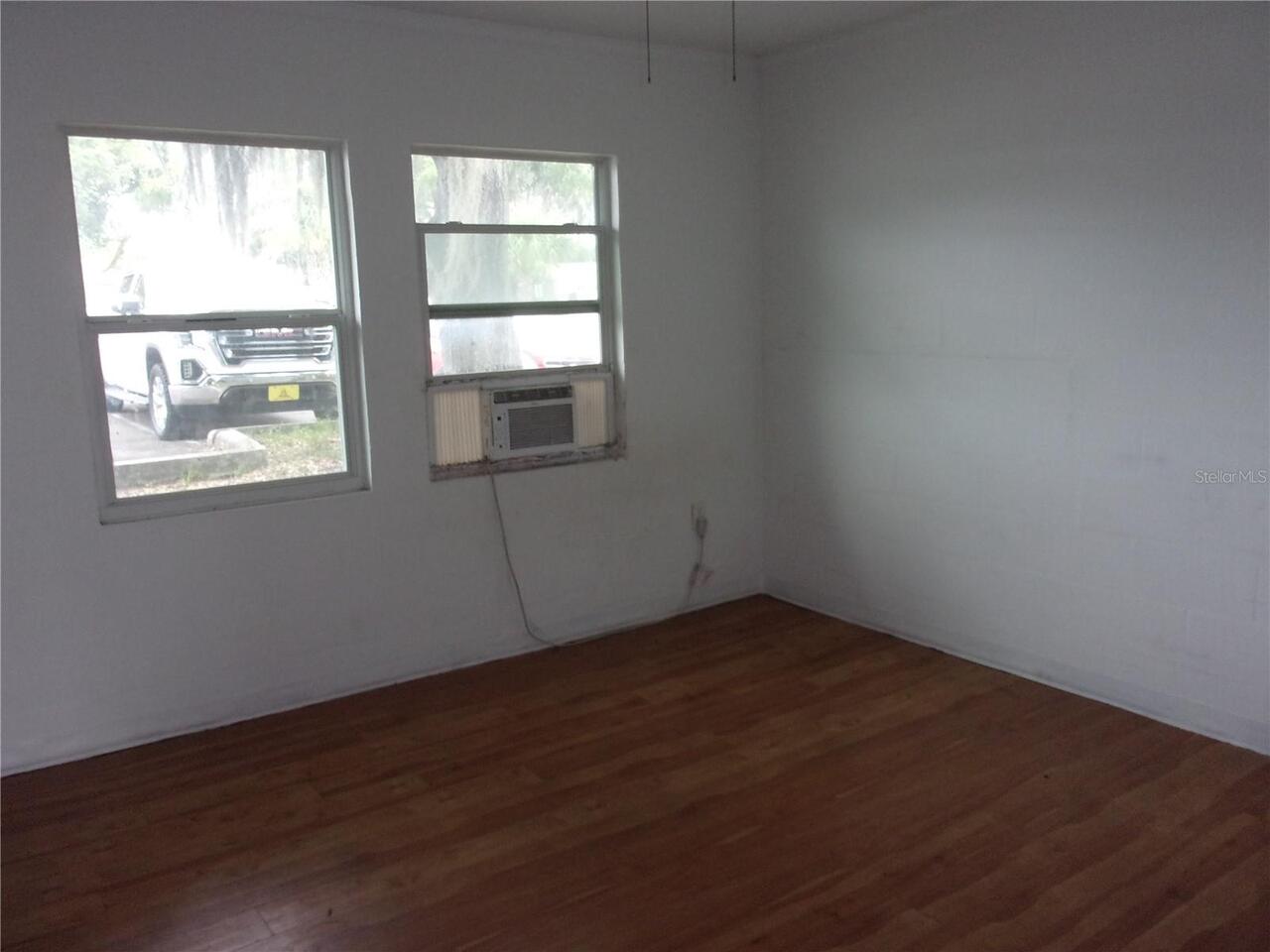 Listing Photo 9