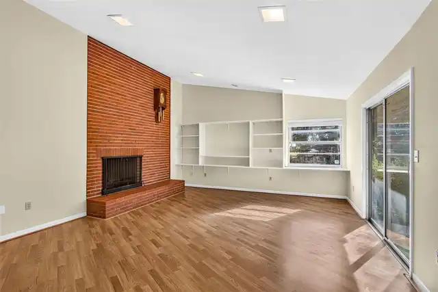 Listing Photo 10