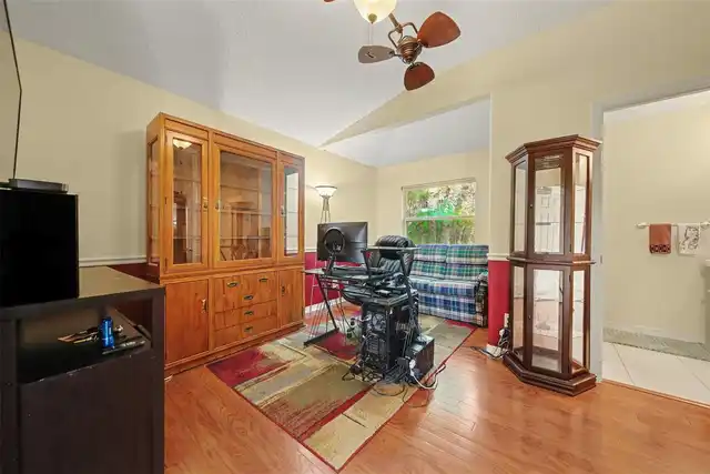 Listing Photo 22