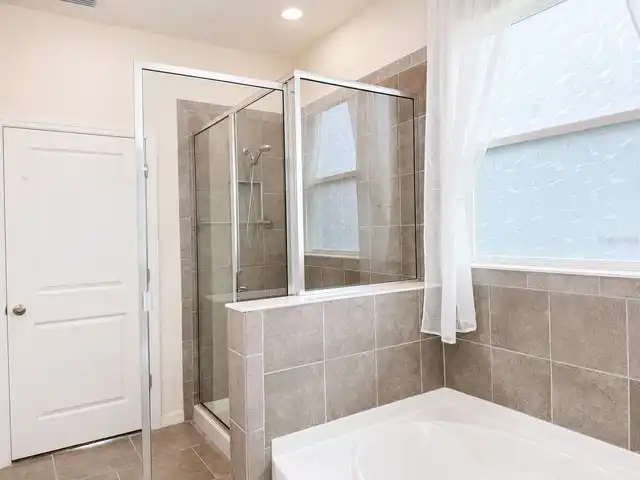Listing Photo 12