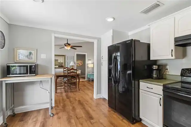 Listing Photo 12