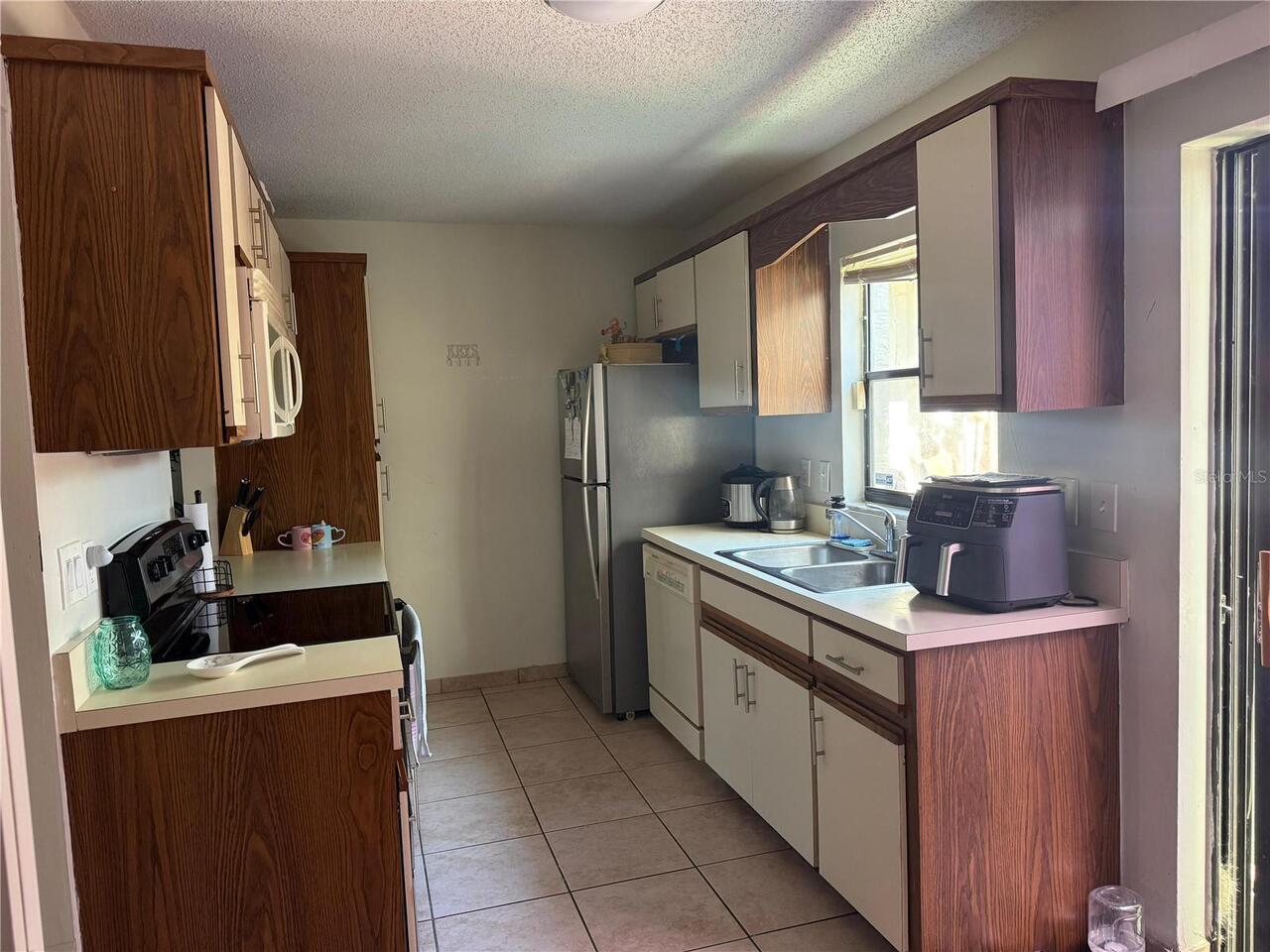 Listing Photo 8