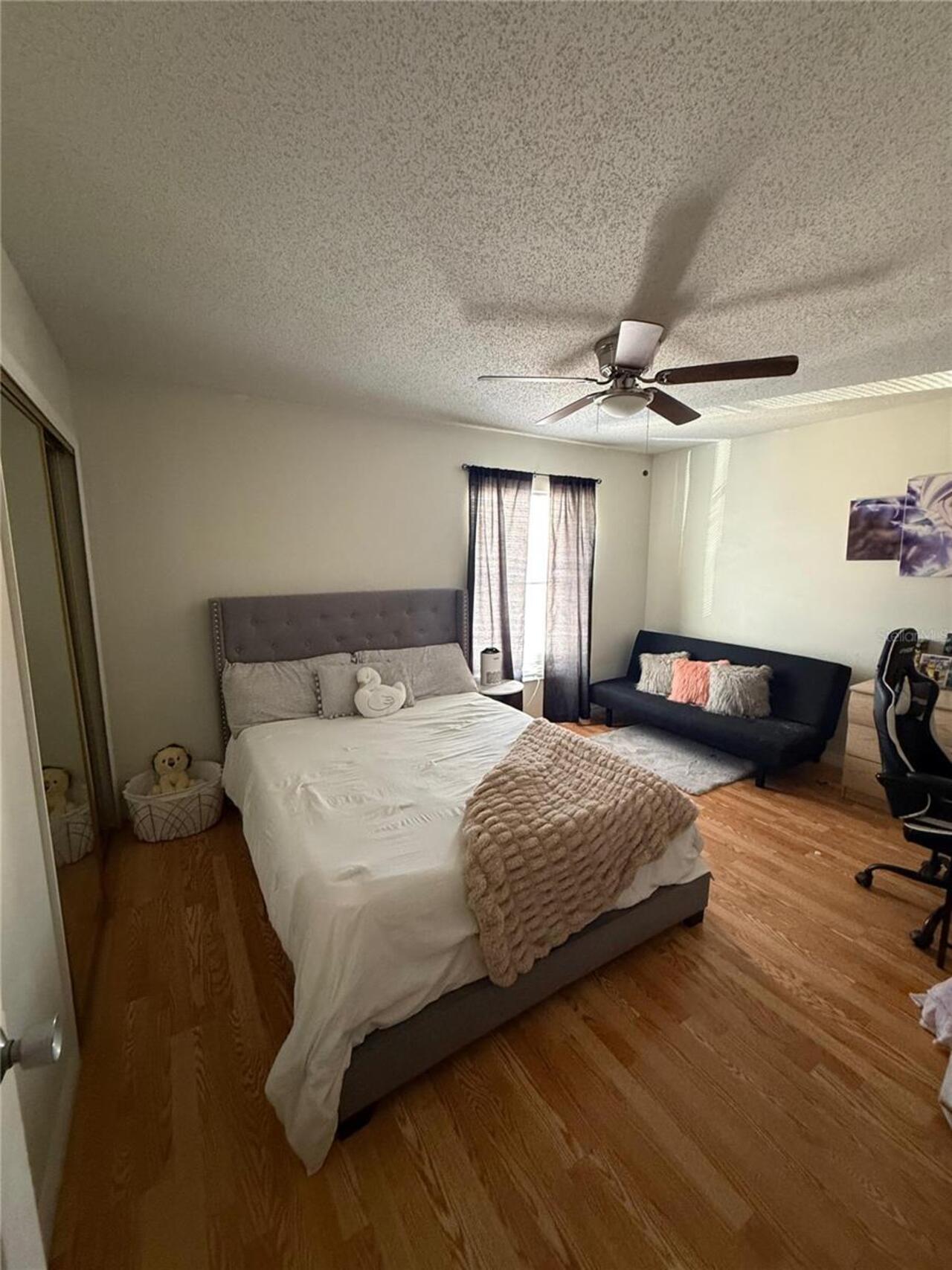 Listing Photo 12