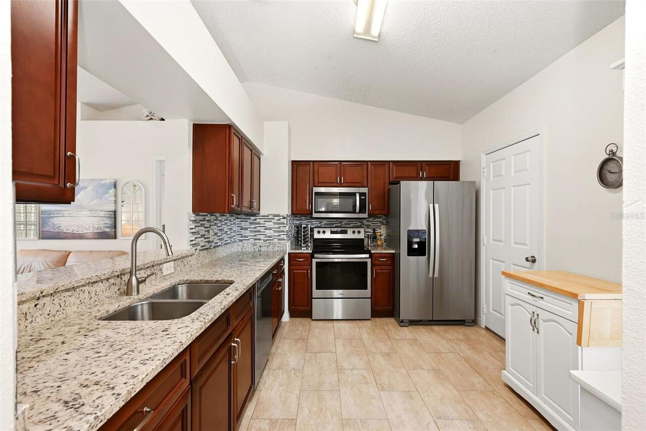 Listing Photo 9