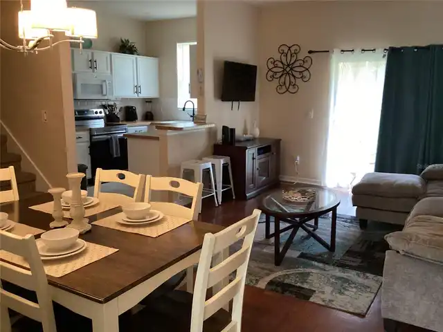 Listing Photo 8