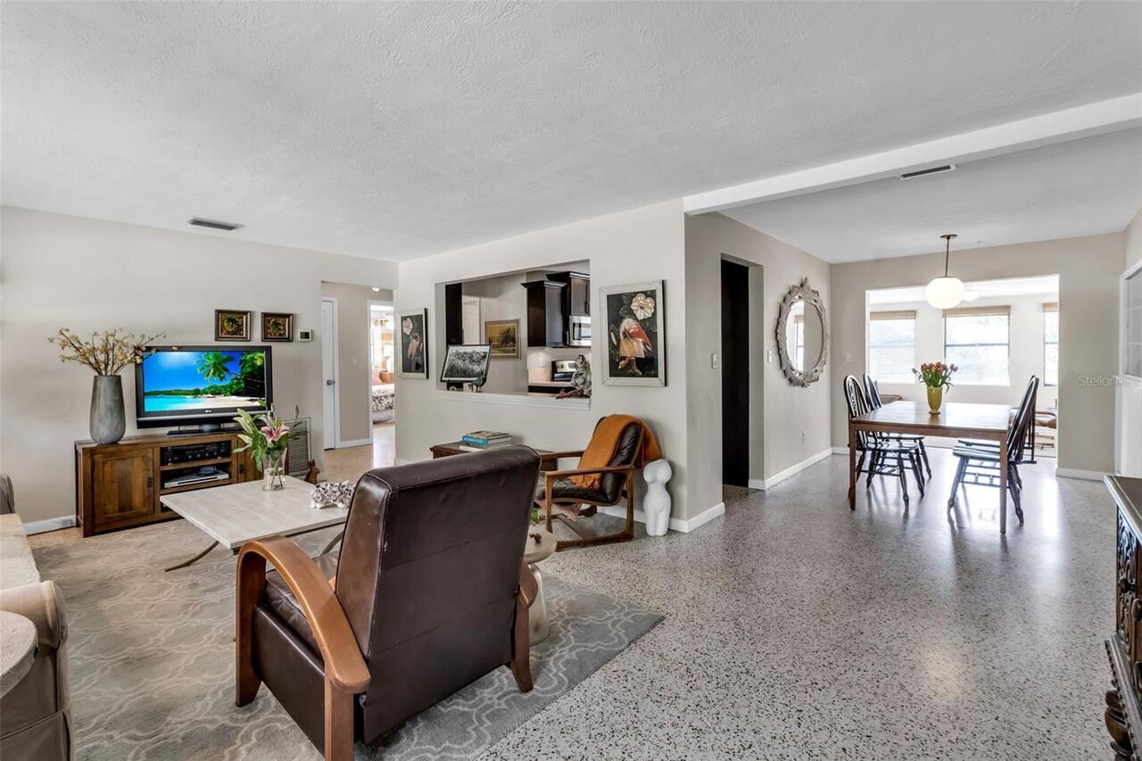 Listing Photo 8