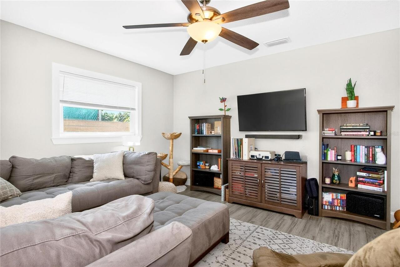 Listing Photo 8