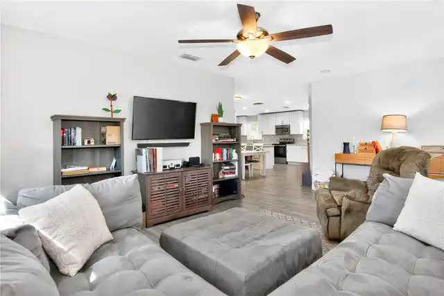 Listing Photo 9