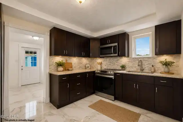 Listing Photo 11