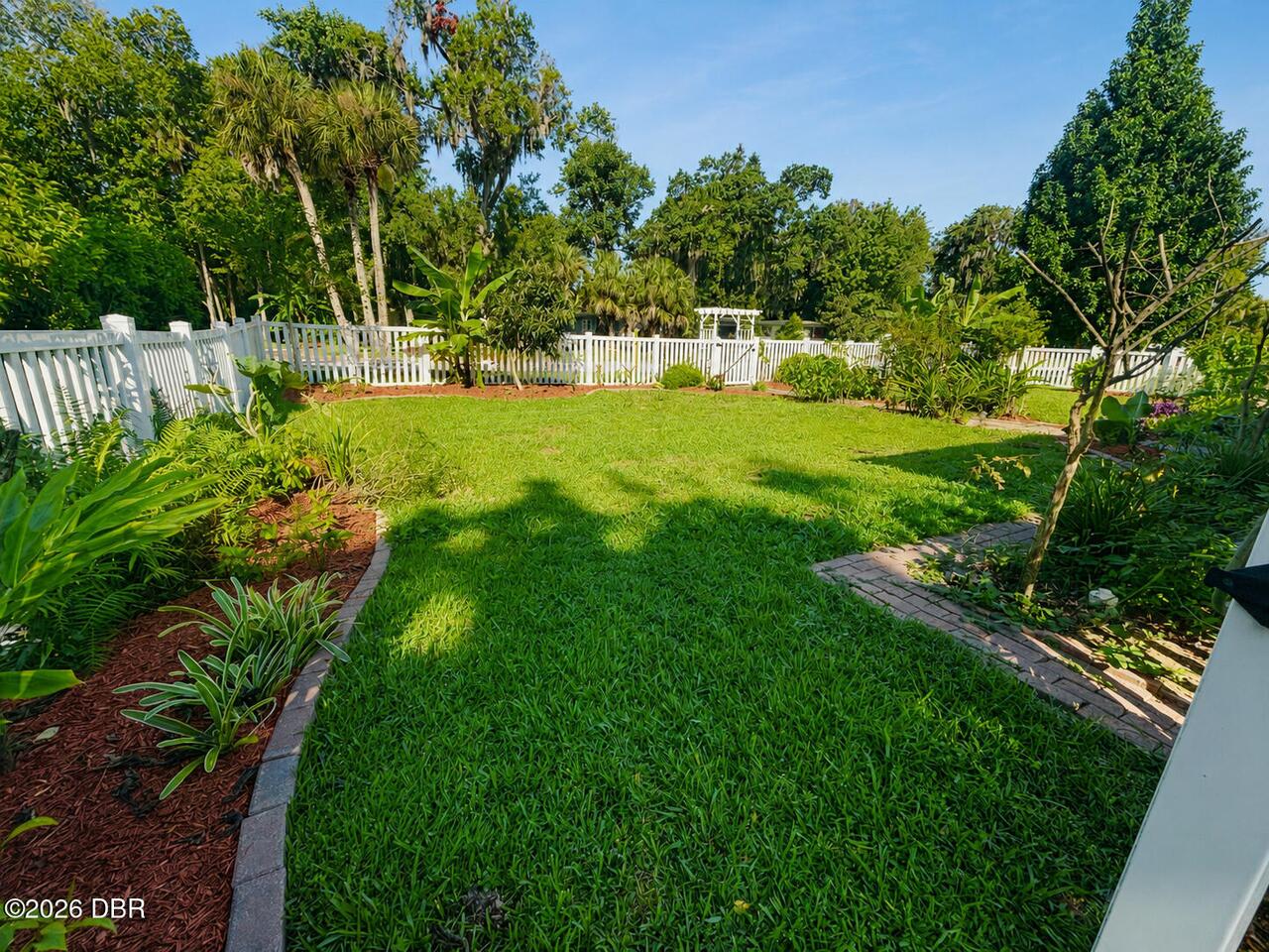 Listing Photo 9