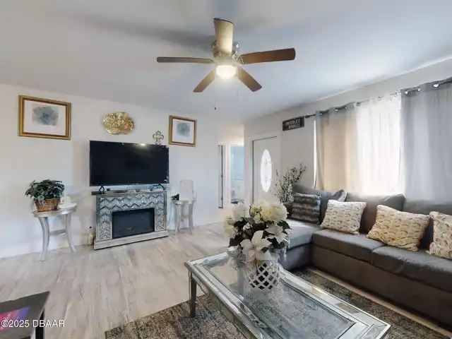 Listing Photo 6