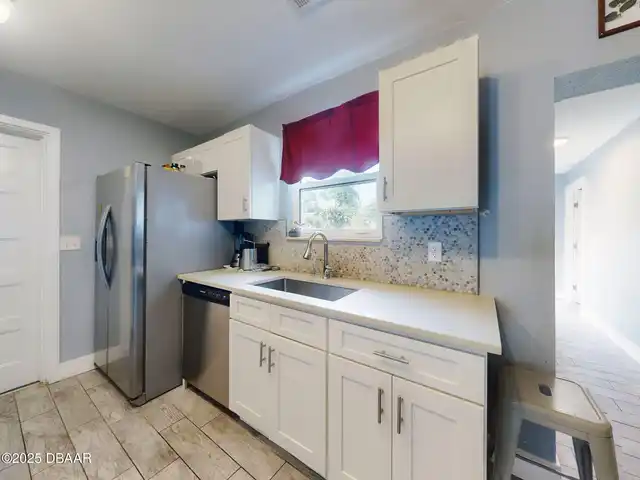 Listing Photo 9