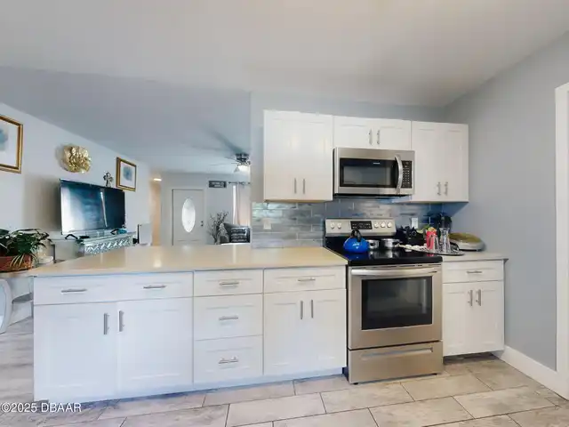 Listing Photo 10