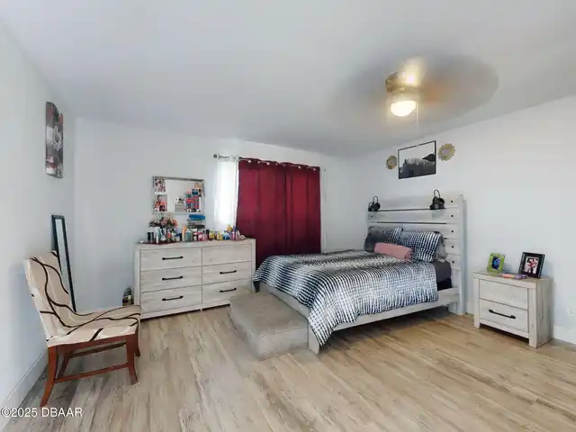 Listing Photo 17