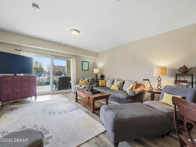 Listing Photo 14