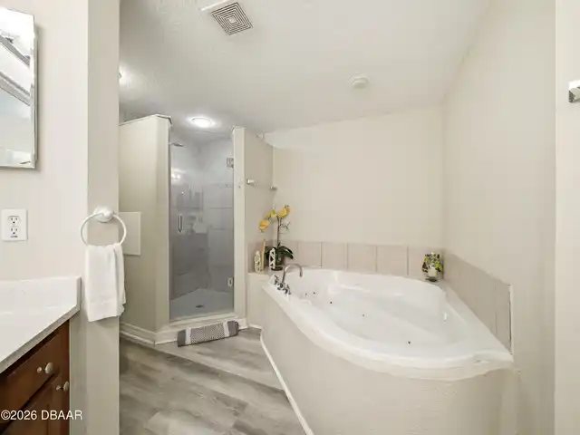 Listing Photo 24